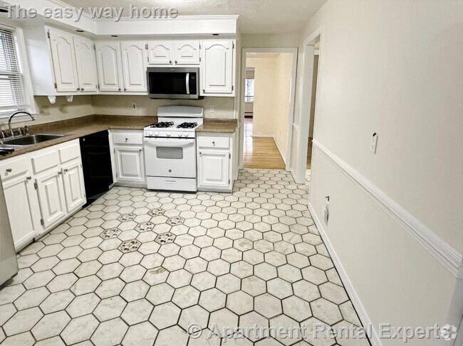 Building Photo - 58 Windsor Rd Rental
