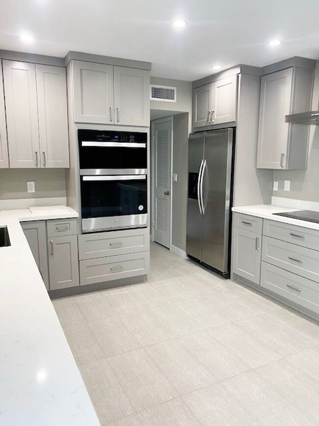 Building Photo - GREAT 3 Bedroom 2.5 Bath in Paradise Valley!