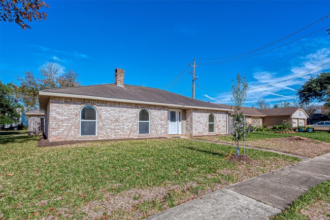 Photo - 830 Kenforest Dr