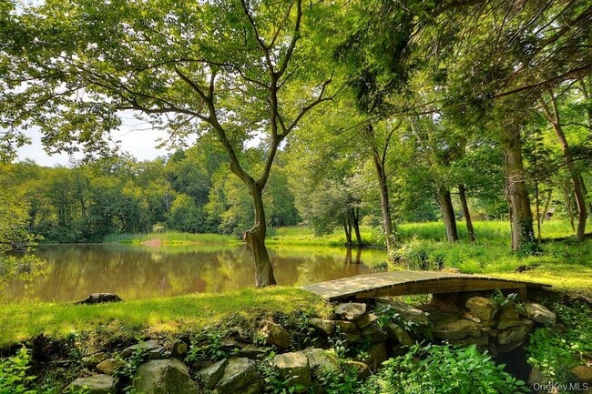 Photo - 16 Old Post Rd