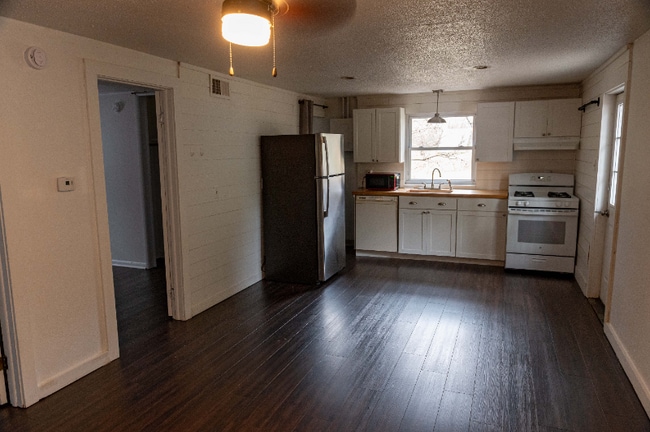 Photo - 1631 S Huntington Dr