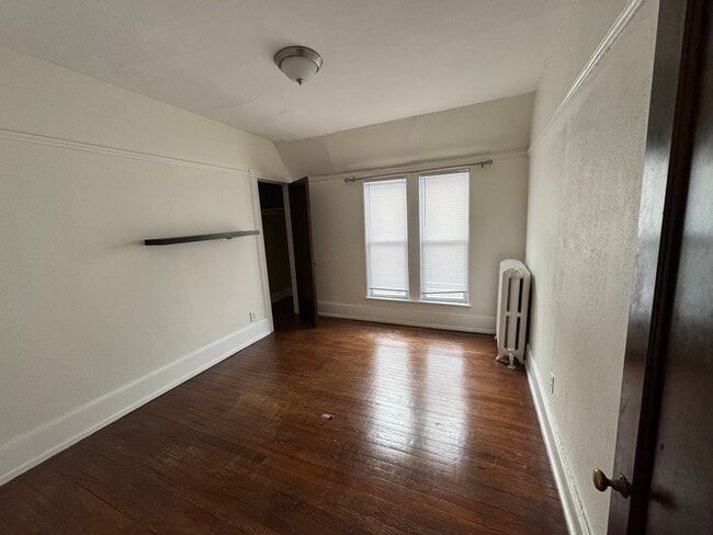 Photo - 2863 N Lake Dr Unit Upper flat