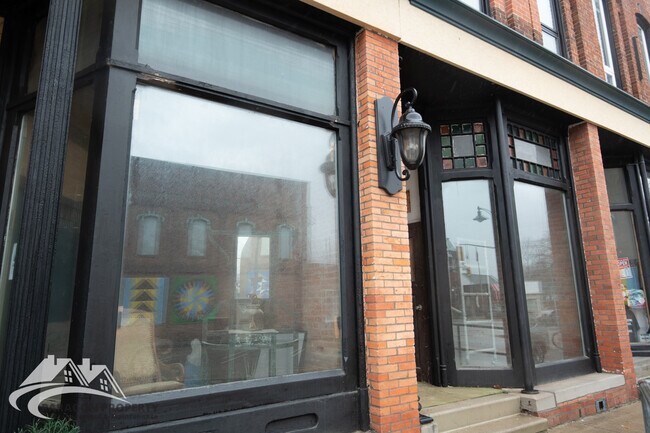 Photo - 131 Brown St