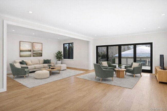 Photo - 31 Gedney Way