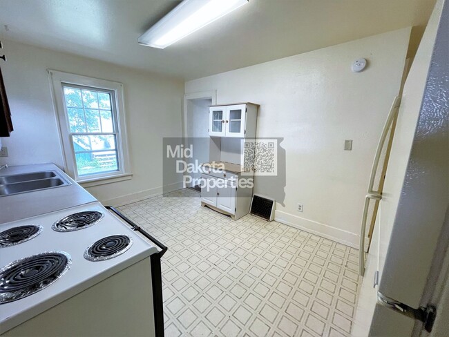 211 & 213 N Edmunds
