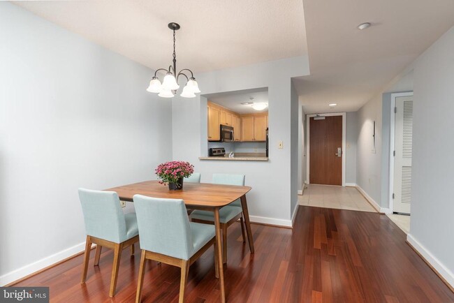 Photo - 1150 K St NW Unidad 710