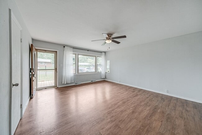 Photo - Move-In Ready 4 Bedroom Home in the Heart of Champaign