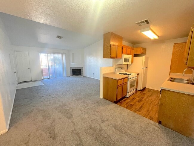 Photo - SPACIOUS 2BED/2BATH CONDO * SECOND FLOOR FLOOR UNIT*
