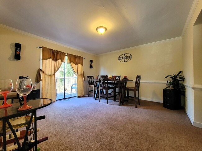 Photo - 800 Roehampton Ct