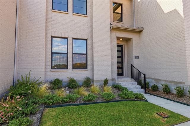 Photo - 1318 Marsh Ln