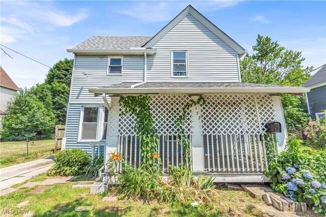 Building Photo - 3153 W 88th St Rental