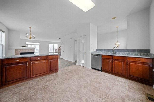 Photo - 760 Lambert Ln
