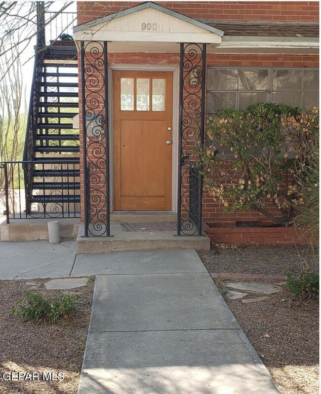 Building Photo - 904 W Yandell Dr Rental