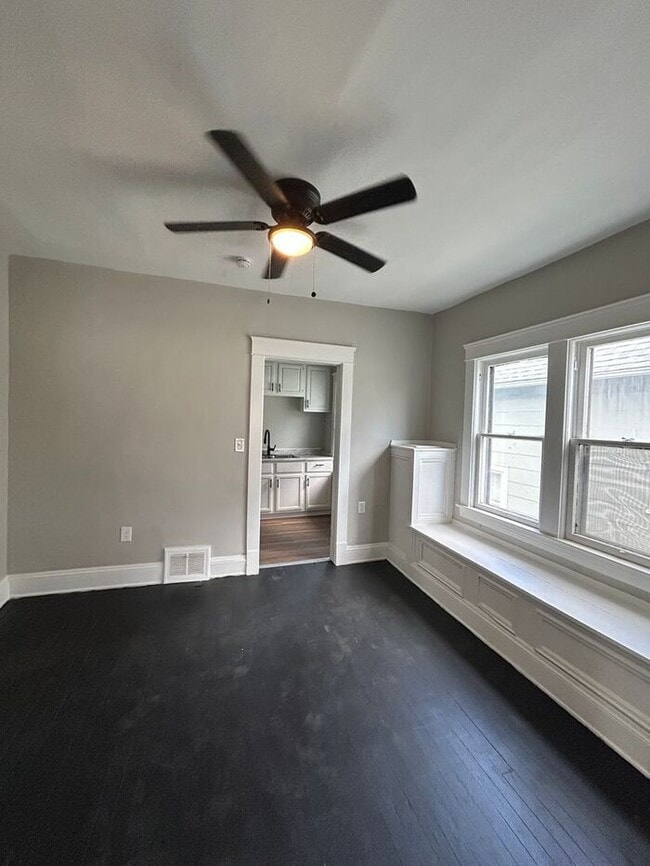 Photo - 2932 E 118th St