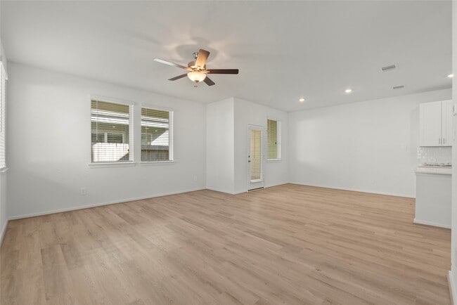 Photo - 702 Sand Dollar Dr