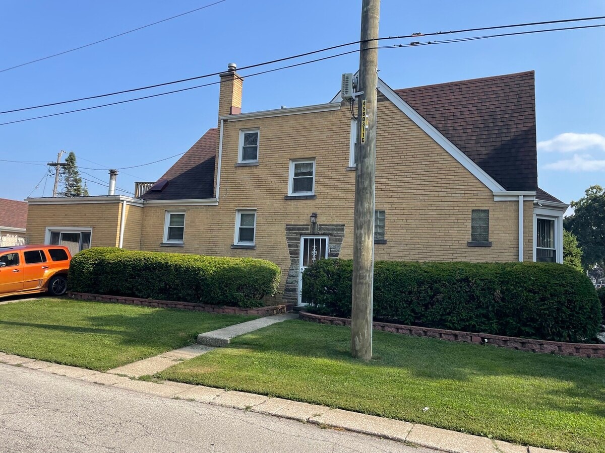 Photo - 1835 N 18th Ave Apartment Unit 2