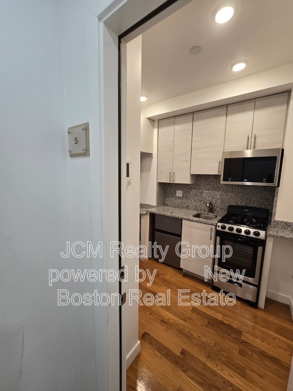 Photo - 16 Fifth Street Unit Studio -5