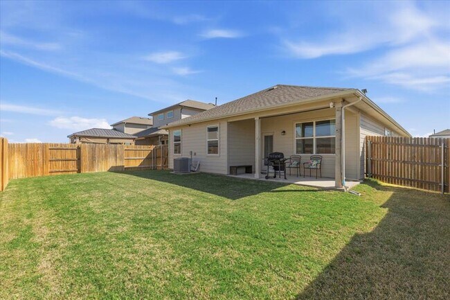 Photo - 112 Rainmaker Cv