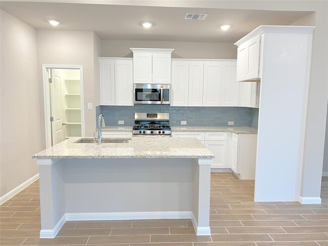 Photo - 208 Comet Pointe Dr House