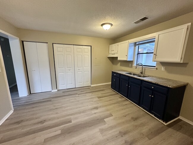 Photo - 1920 15th Way SW