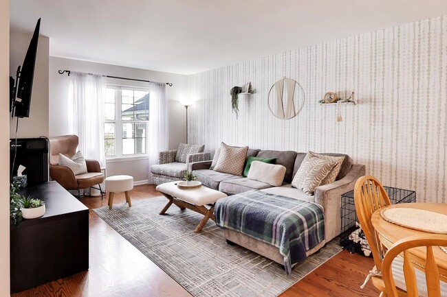 Photo - 590 Triumph Ct