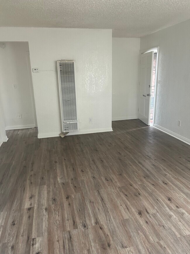 Photo - 736 W Century Blvd Unidad 736