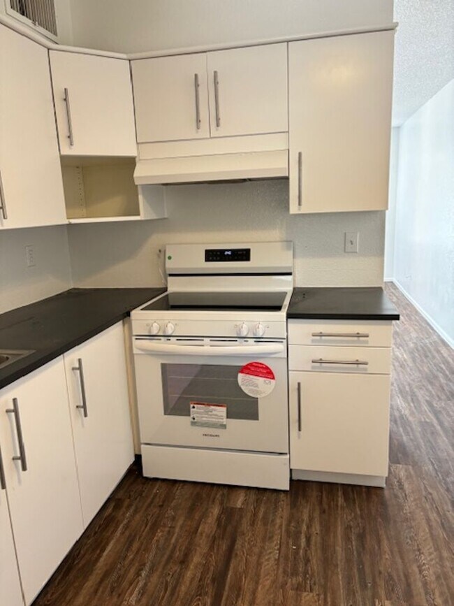 Photo - 2 BEDROOM 1 BATH MESA TRIPLEX HOME