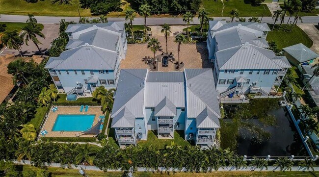 Photo - 7004 Grevilla Ave S