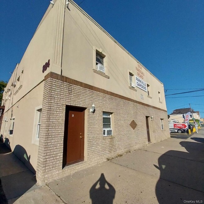 Building Photo - 884 Nassau Rd Unit B