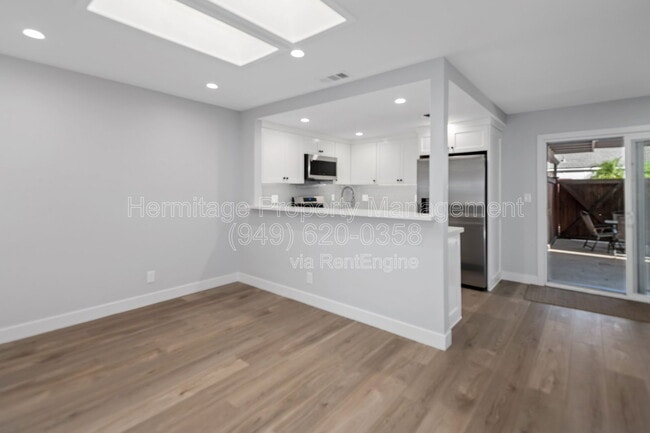 Photo - 1199 E 1st St