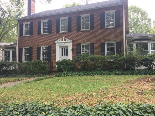 Building Photo - 2 Bedroom/ 2 bath Unit! Super close to Bap... Rental