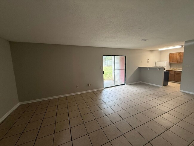 4902 Cotton Row NW Unidad B