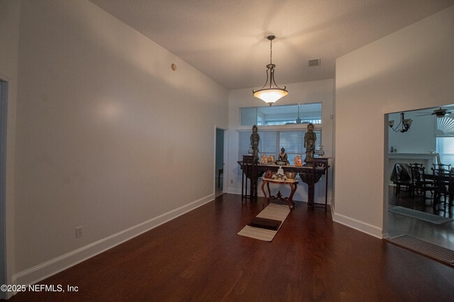 Photo - 8146 Leafcrest Dr