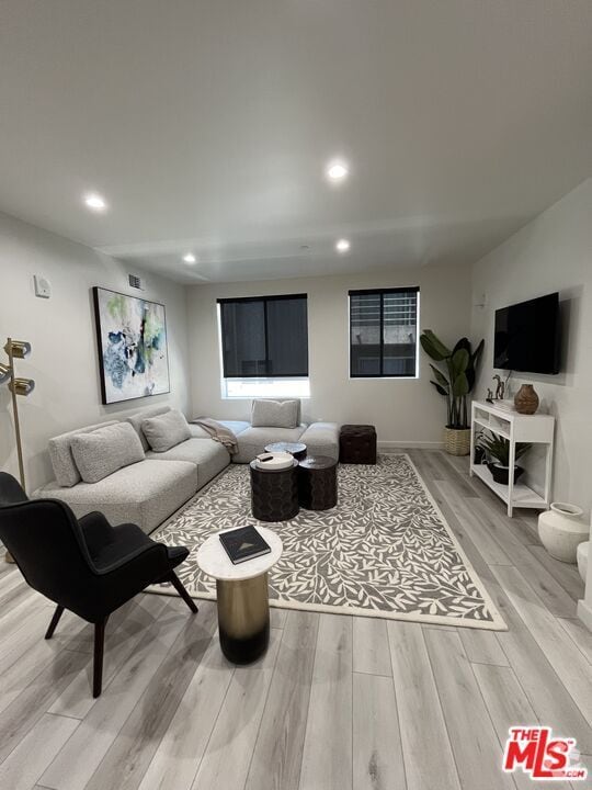 Building Photo - 124 S Croft Ave Unit 302 Rental