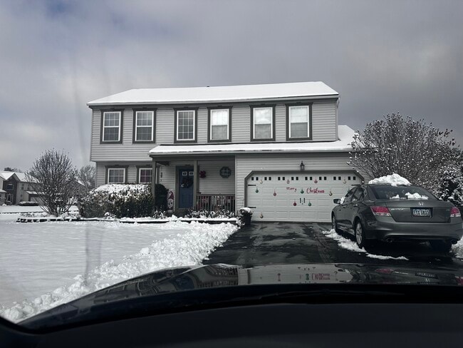 Building Photo - 2615 Lincolnshire Dr