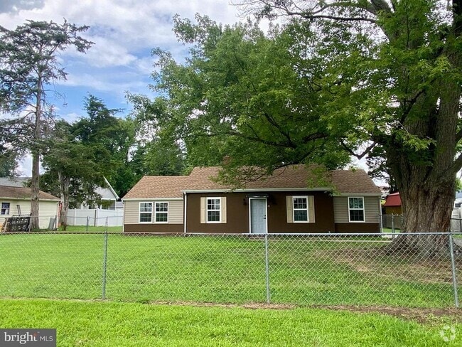 Building Photo - 40 Monroe Dr Rental