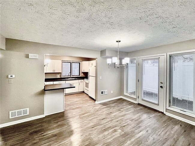 Photo - 296 S Fitzhugh St