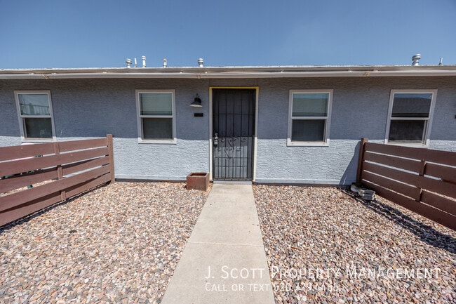 Building Photo - 1757 E Harvard St Unit 2 Rental