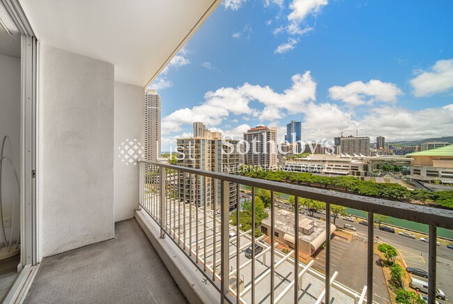 Photo - Villa on Eaton Square #1410 | Honolulu, HI