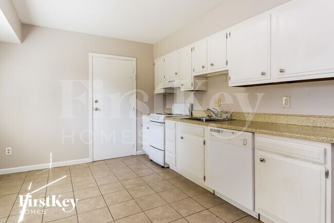 Photo - 11448 Raphael Pl