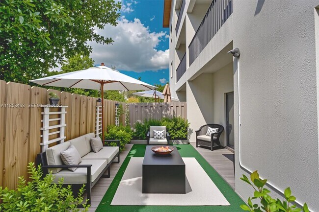 Building Photo - 8151 NW 104th Ave Unit 7