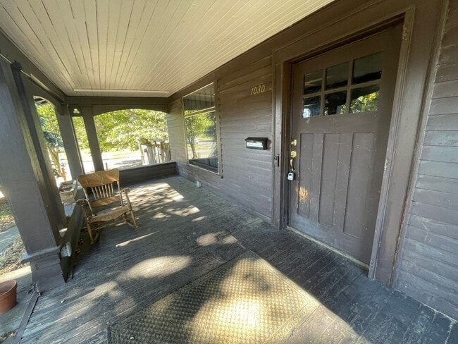 Photo - 1030 W Spofford Ave Unidad 1