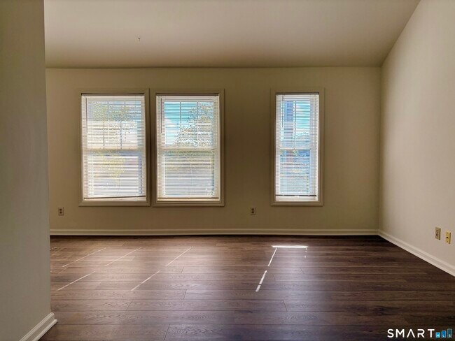 79 Danbury Rd