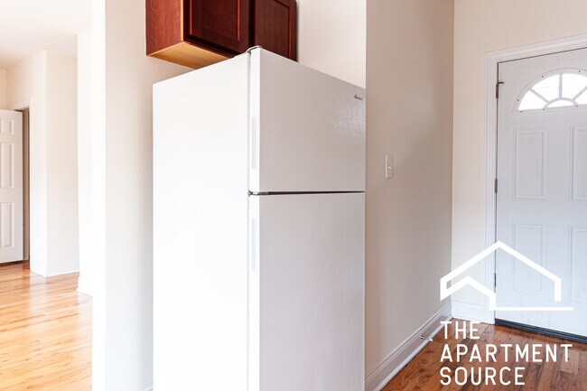 Photo - 628 W Cornelia Ave Unit 2