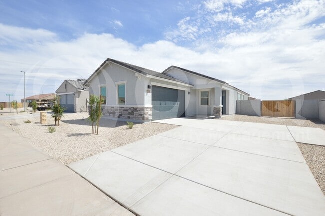 Building Photo - 2679 E Tolosa Dr