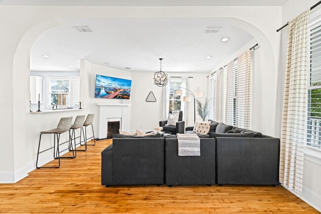 Photo - 1445 N Laura St Unit SI ID1578537P