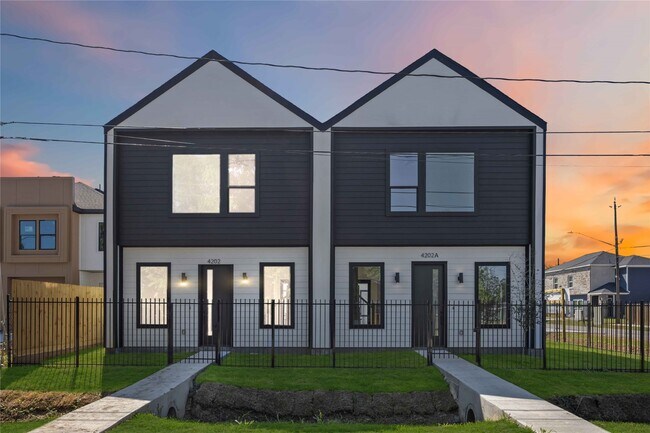 Photo - 4202 Kewanee St Unidad B