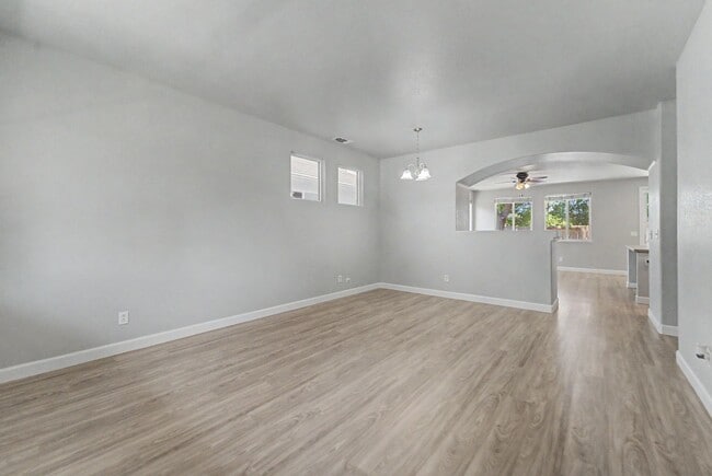 Photo - 4 bedroom 2 bath home located in Yuba City