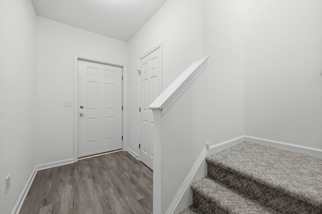 Photo - 1250 E 7th St