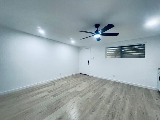 Photo - 7107 Guadalupe St Unit 202